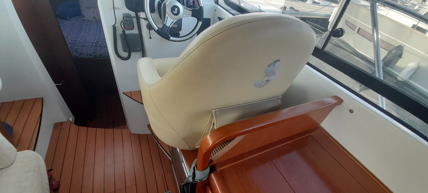 slider 71 Beneteau Antares 30 Fly